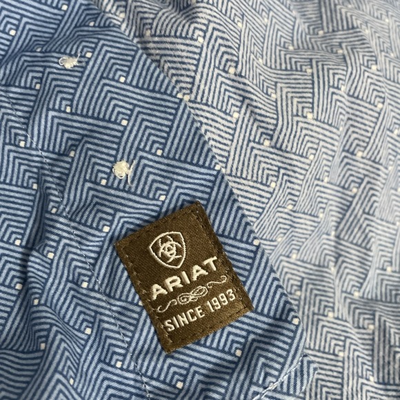 Ariat  Men XL Blue Geometric Long sleeve Shirt Logo Rodeo Work Embroidered - Picture 7 of 10